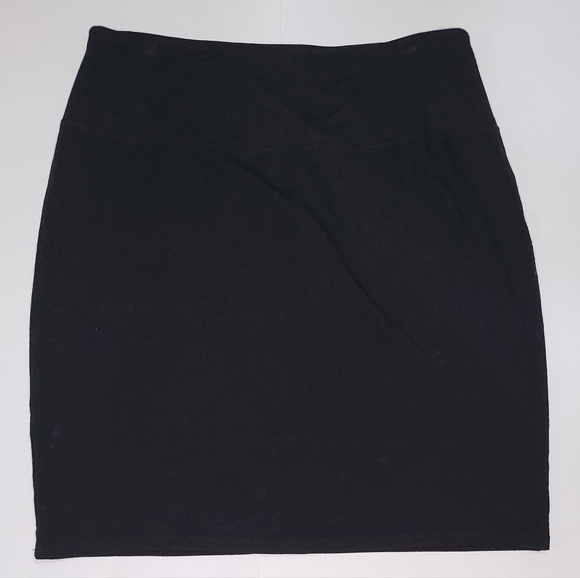 J. Jill Dresses & Skirts - J.Jill Smooth Fit Pencil Skirt - Black